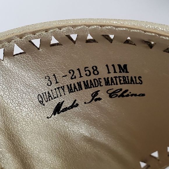 Easy Street Women Comfort Slides Sandals Gold Size 11 - Picture 8 of 10